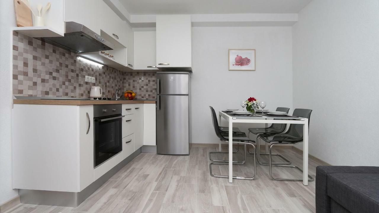 Modern Apartments Iva Макарська Екстер'єр фото