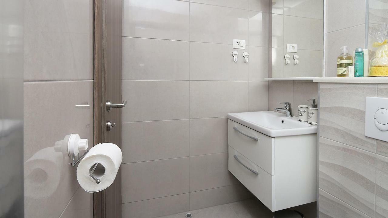 Modern Apartments Iva Макарська Екстер'єр фото