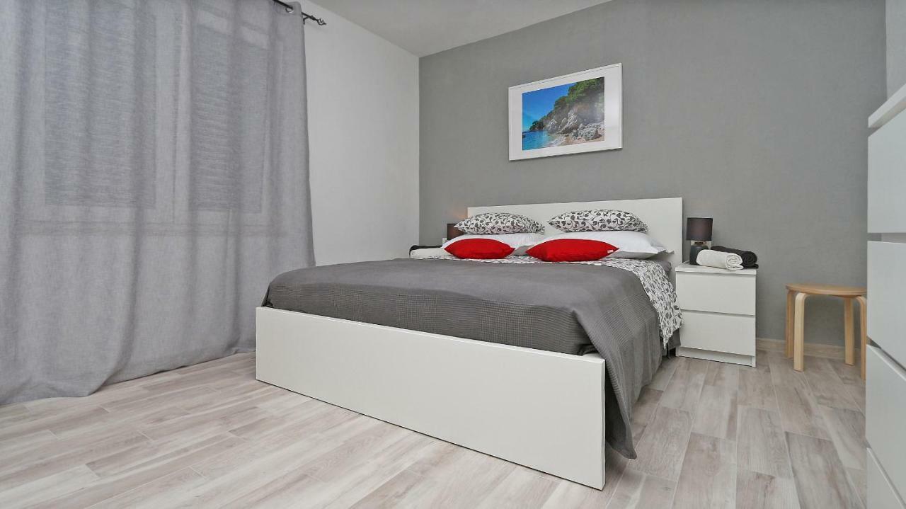 Modern Apartments Iva Макарська Екстер'єр фото