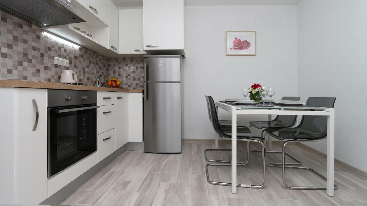 Modern Apartments Iva Макарська Екстер'єр фото